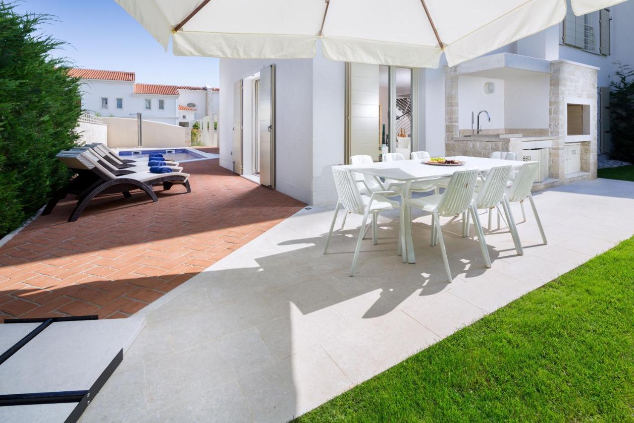 Villa Sylvia By Hmz Villas Tar-Vabriga Zewnętrze zdjęcie